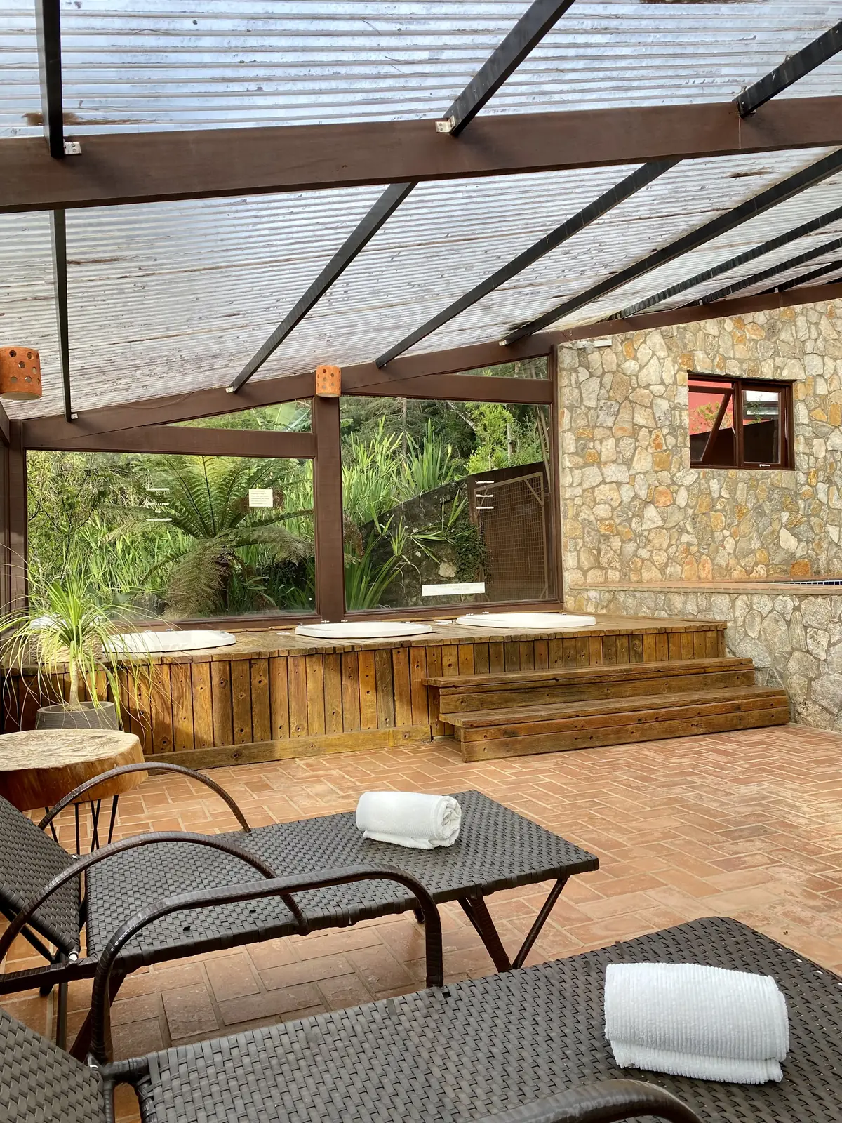 Piscina coberta e aquecida